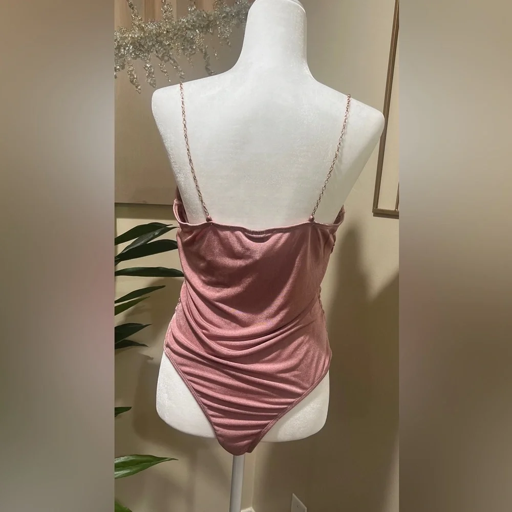 Rue 21 Ruched Pink Bodysuit with chain straps size XL - Picture 4 of 4